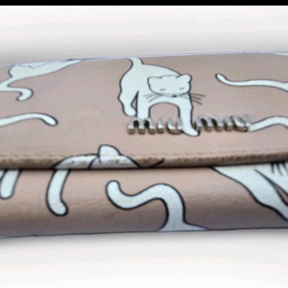 Miu Miu Cat Print Flap Over Long Wallet Rare Limited Edition w COA MINT - Picture 3 of 11